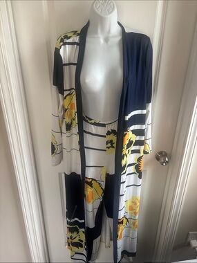 Flattering Long Floral Print Kimono with matching pants  - Navy & Yellow - Sz L